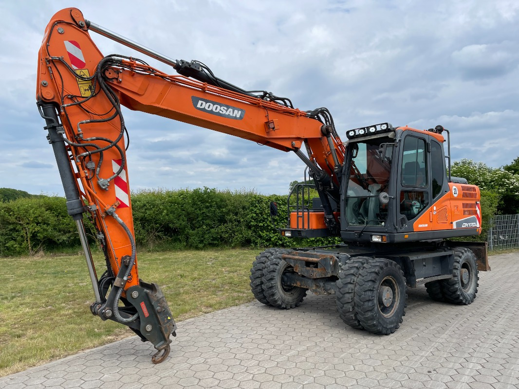 Doosan DX170W-5 - Autogrúa: foto 1 Doosan DX170W-5 - Autogrúa: foto 1