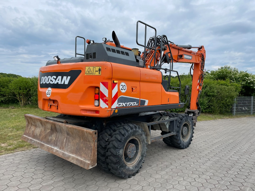 Doosan DX170W-5 - Autogrúa: foto 2 Doosan DX170W-5 - Autogrúa: foto 2