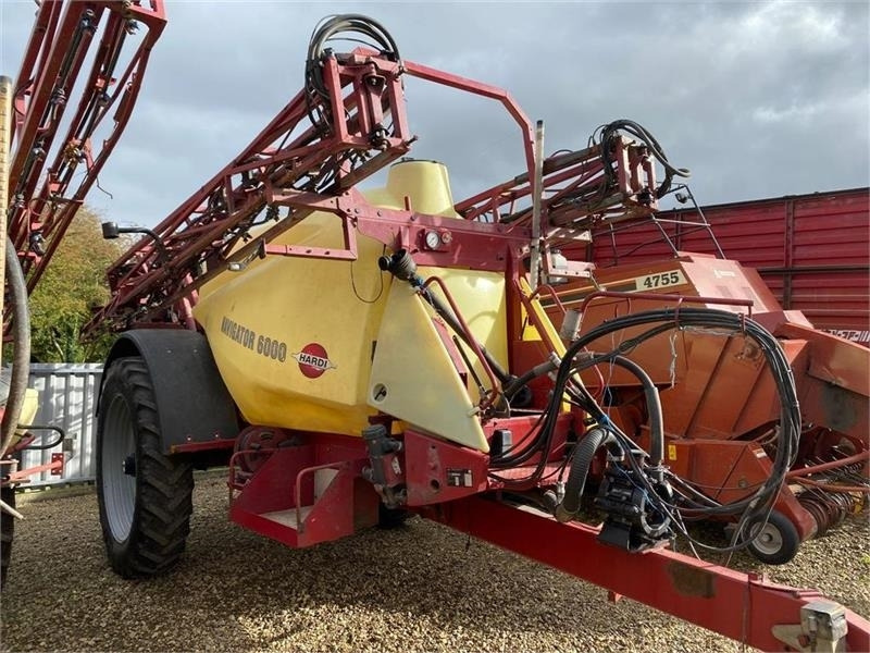 Hardi NAVIGATOR 6000L - Pulverizador arrastrado: foto 2 Hardi NAVIGATOR 6000L - Pulverizador arrastrado: foto 2