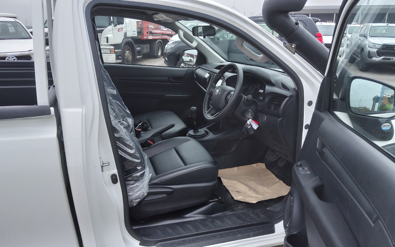 Leasing de Toyota Hilux / Revo RHD Pick-up single Cab 2.8L Diesel Manual Toyota Hilux / Revo RHD Pick-up single Cab 2.8L Diesel Manual: foto 10