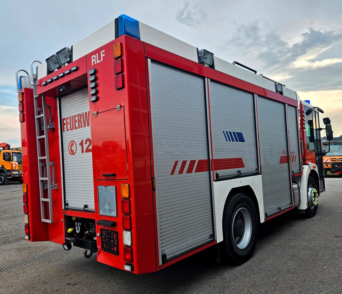 Mercedes-Benz 1829 Feuerwehr Ziegler RLF 2000/300 TLF Winde - Camión: foto 4 Mercedes-Benz 1829 Feuerwehr Ziegler RLF 2000/300 TLF Winde - Camión: foto 4