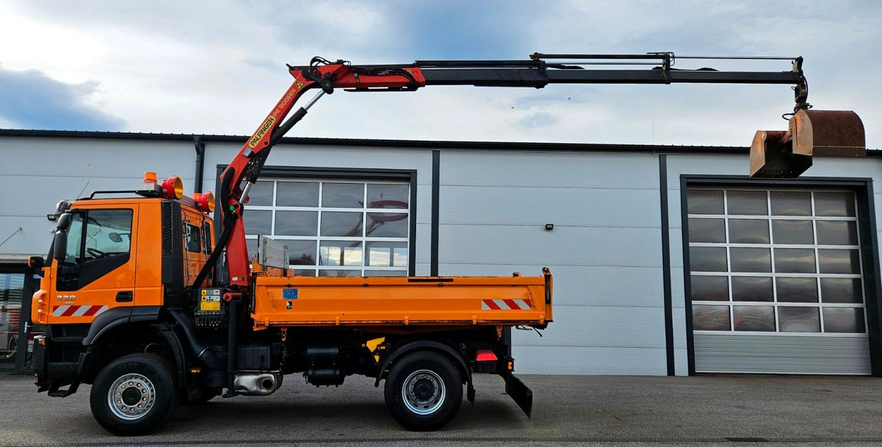 Iveco Trakker 190T33 4x4 Euro5 Kran Palfinger Funk - Camión volquete, Camión grúa: foto 2 Iveco Trakker 190T33 4x4 Euro5 Kran Palfinger Funk - Camión volquete, Camión grúa: foto 2