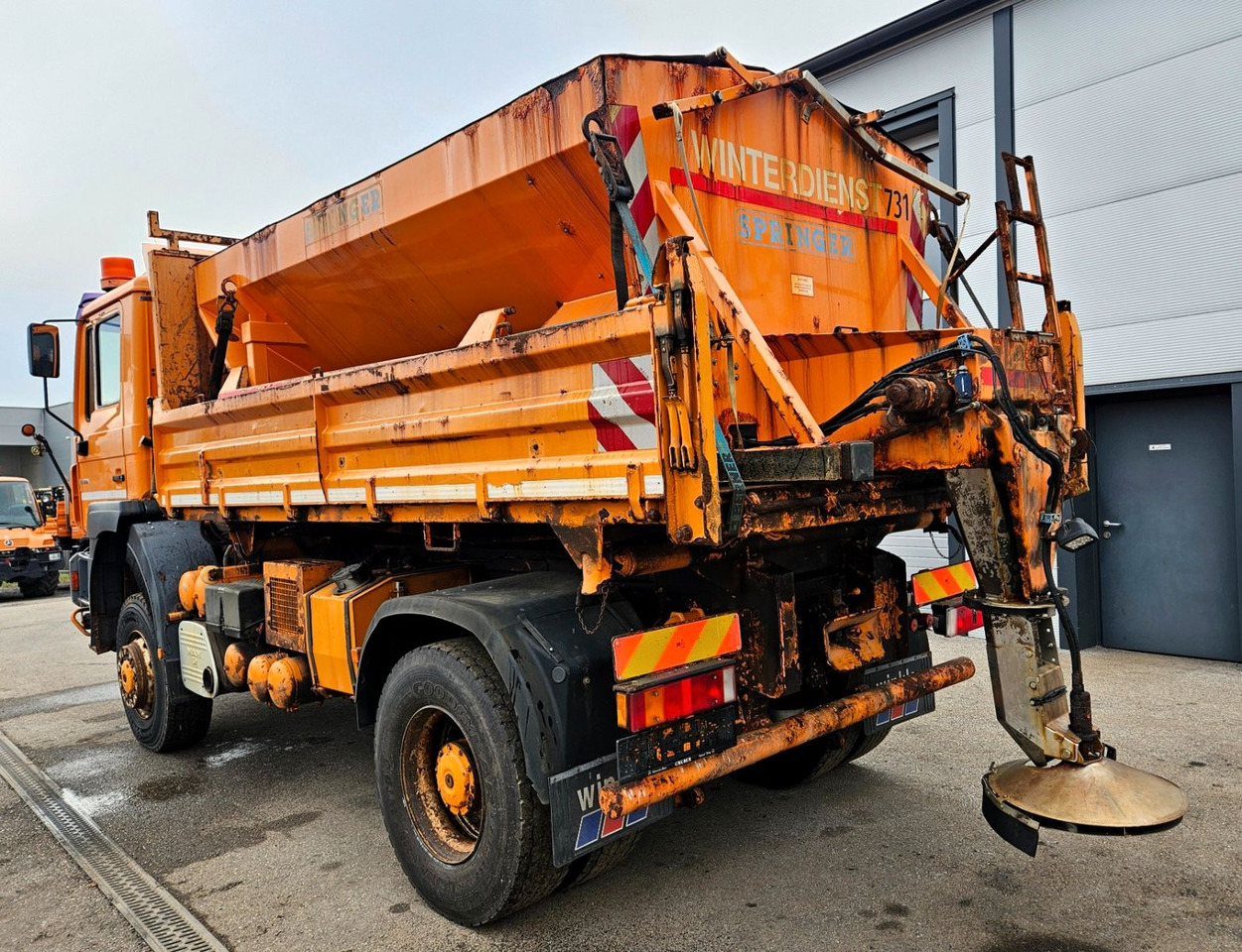 MAN FE 19.310 4x4 BL Winterdienst Band Streuer - Camión volquete: foto 3 MAN FE 19.310 4x4 BL Winterdienst Band Streuer - Camión volquete: foto 3