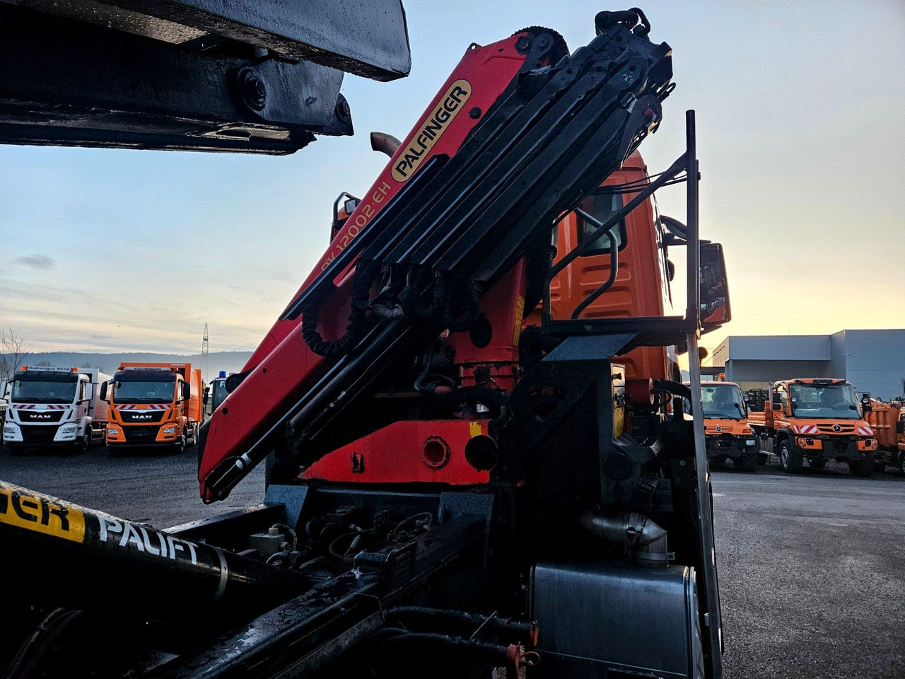 Camión volquete, Camión grúa MAN TGS 28.400 6x4-4 BL Palfinger PK12002 Kran Euro5: foto 13