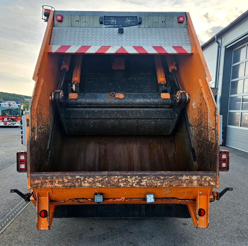Mercedes-Benz Econic 2630 ZOELLER Magnum X1 Variopress Euro6 - Camión de basura: foto 4 Mercedes-Benz Econic 2630 ZOELLER Magnum X1 Variopress Euro6 - Camión de basura: foto 4