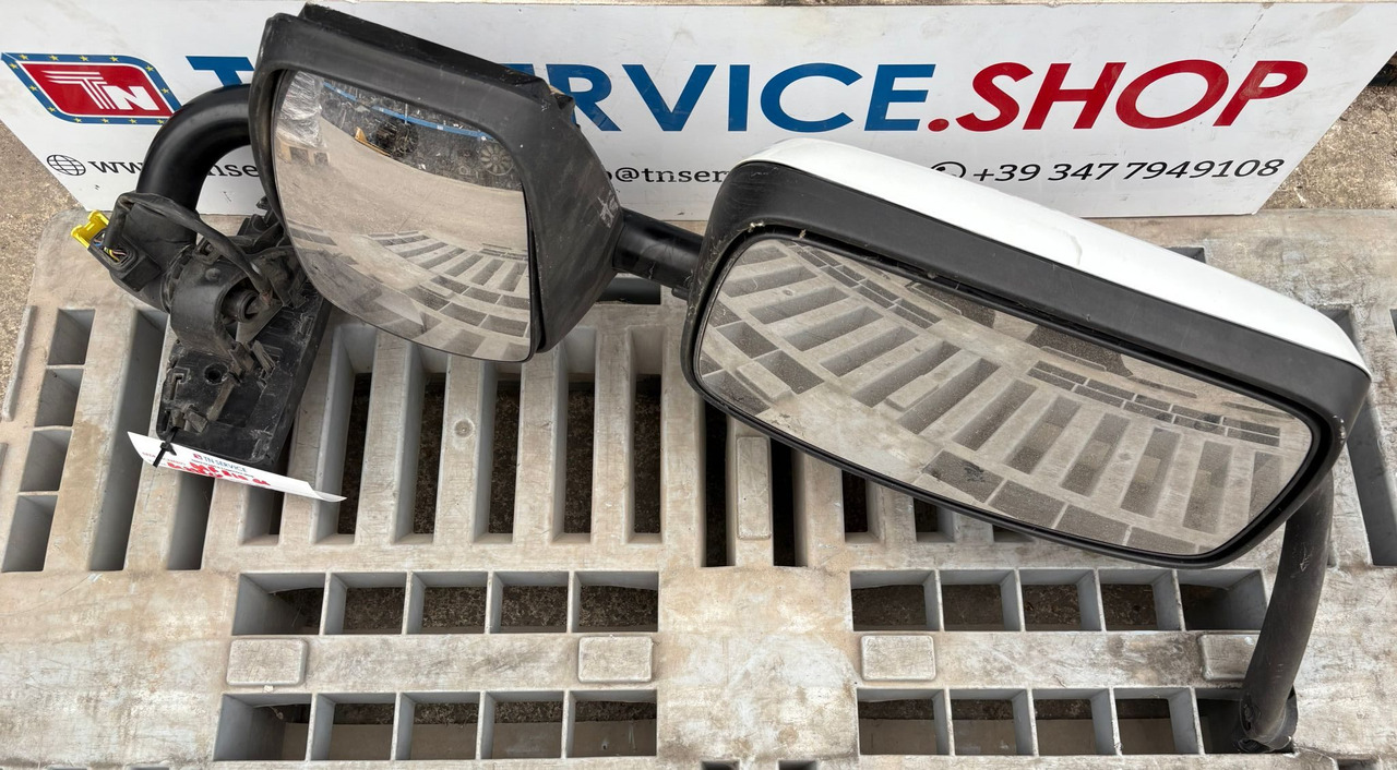 Specchietto laterale DAF - Espejo retrovisor para Camión: foto 1 Specchietto laterale DAF - Espejo retrovisor para Camión: foto 1