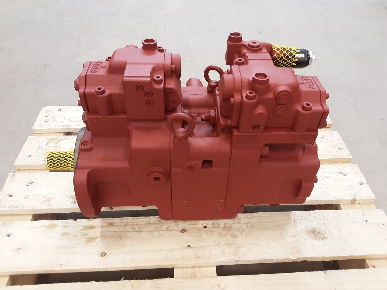 Hyundai K7V63DTP1C8R-9N01-VD - Bomba hidráulica para Cargadora de cadenas: foto 1 Hyundai K7V63DTP1C8R-9N01-VD - Bomba hidráulica para Cargadora de cadenas: foto 1
