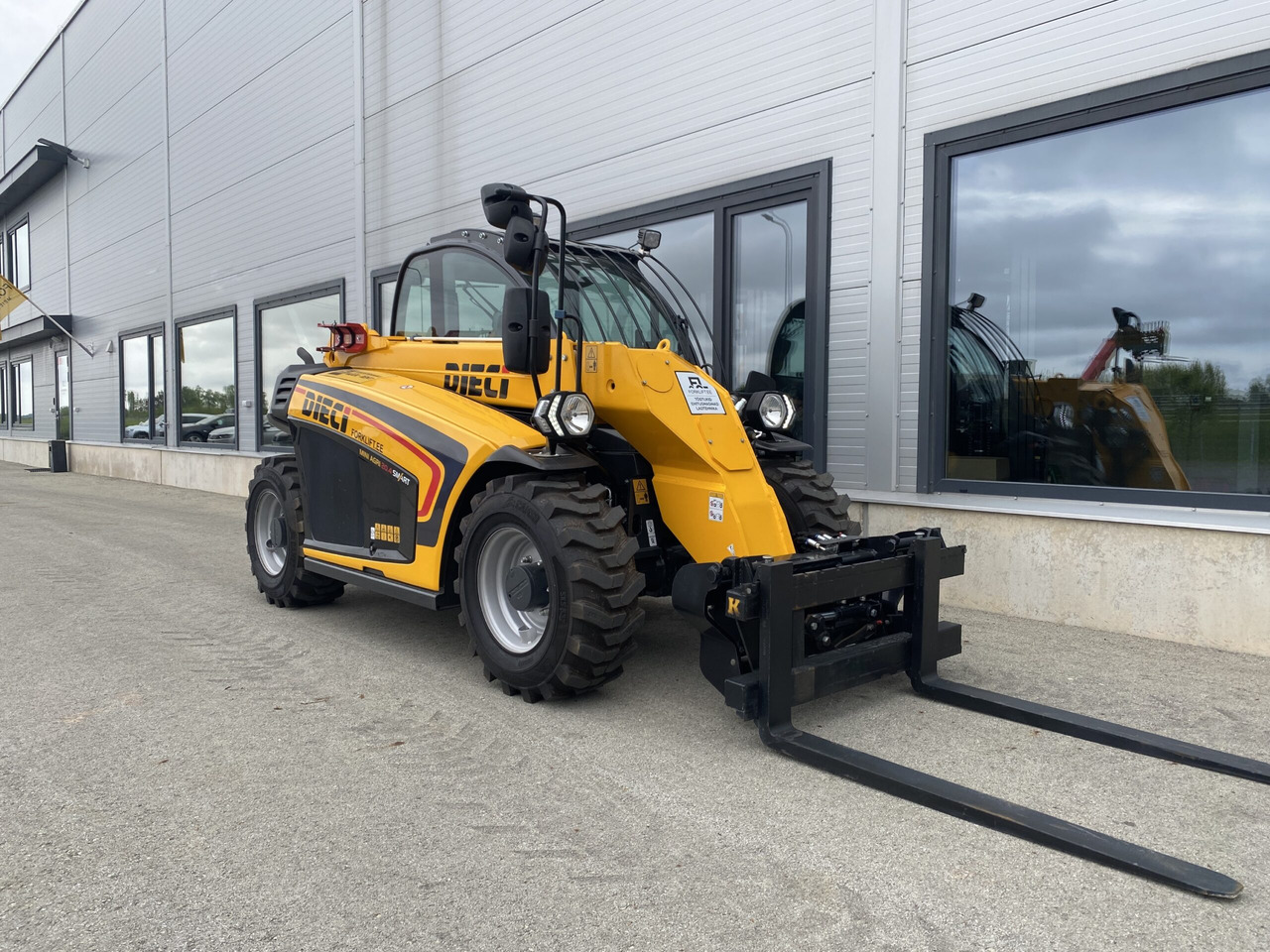 Dieci Mini Agri 20.4 SMART 37 kW - Manipulador telescópico: foto 3 Dieci Mini Agri 20.4 SMART 37 kW - Manipulador telescópico: foto 3