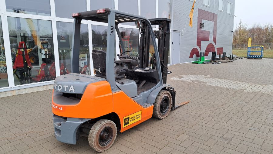 Toyota 02-8FDF20 - Carretilla elevadora diésel: foto 4 Toyota 02-8FDF20 - Carretilla elevadora diésel: foto 4