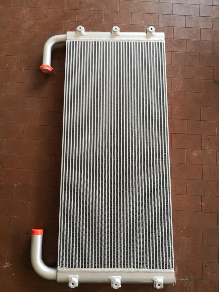 Hitachi ZX 160LC3 - Radiador: foto 1 Hitachi ZX 160LC3 - Radiador: foto 1