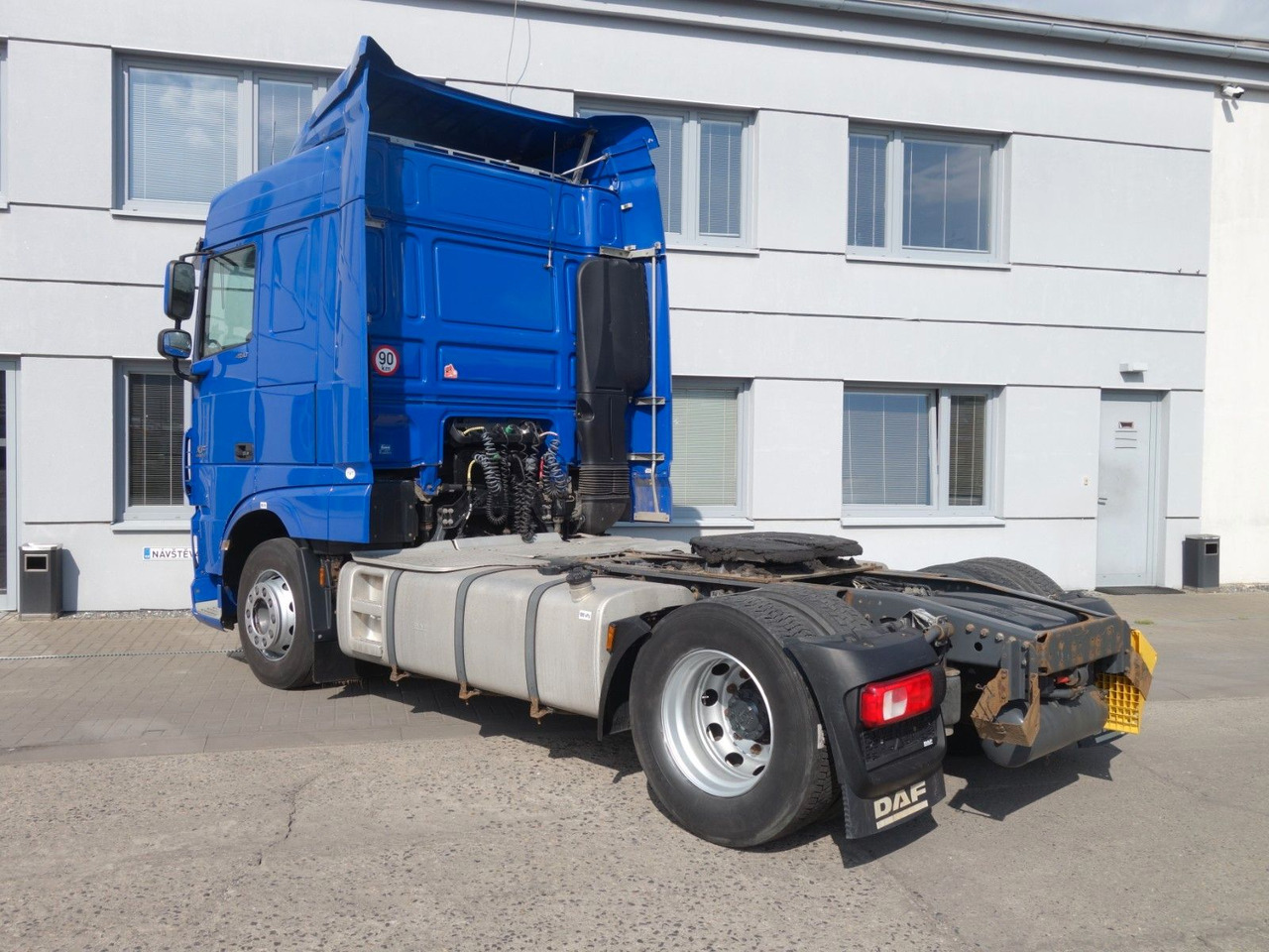 DAF XF 460 SC Standard, Standklima, 5 Stk. - Cabeza tractora: foto 4 DAF XF 460 SC Standard, Standklima, 5 Stk. - Cabeza tractora: foto 4