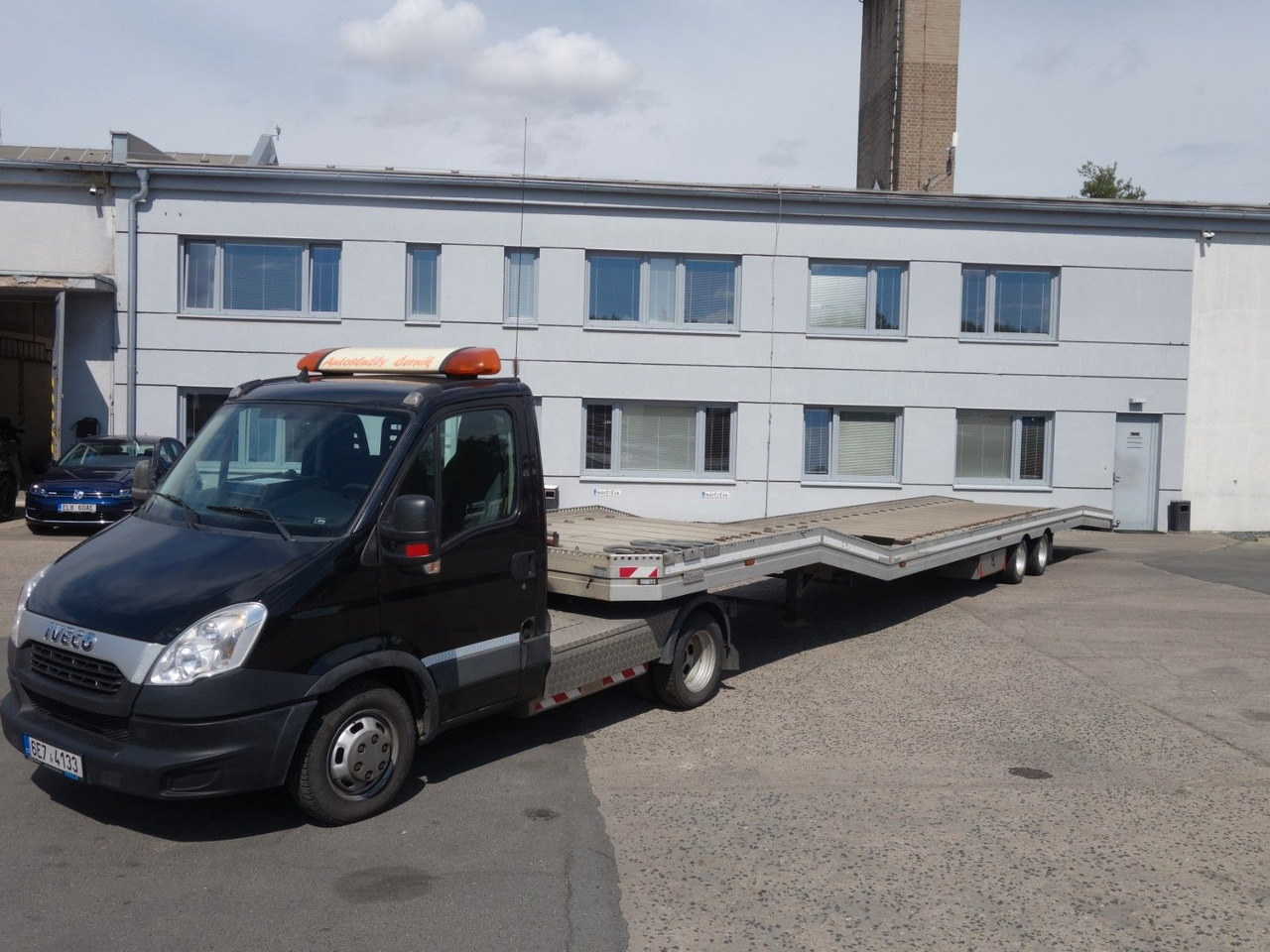 Iveco Daily 35 S 17 mit Anhänger für 3 PKW - Camión portavehículos: foto 1 Iveco Daily 35 S 17 mit Anhänger für 3 PKW - Camión portavehículos: foto 1