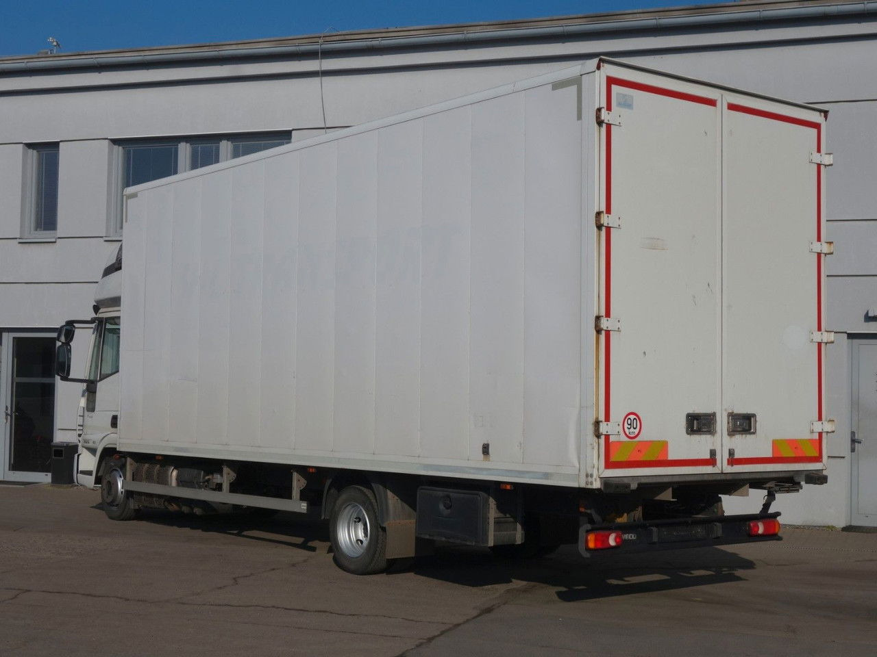 Iveco EuroCargo 75 75E19, 18 Palleten - Camión caja cerrada: foto 4 Iveco EuroCargo 75 75E19, 18 Palleten - Camión caja cerrada: foto 4