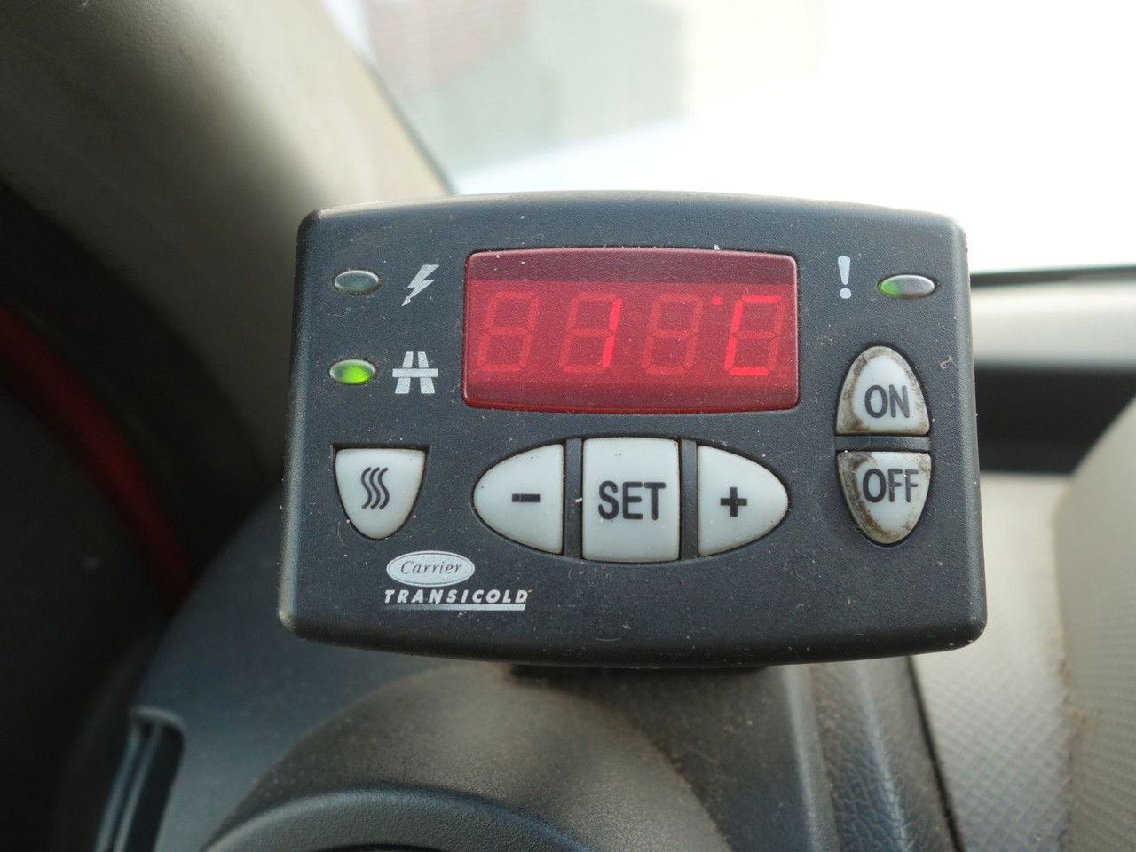 Furgoneta frigorifica Renault Master mit Carrier bis -20: foto 16