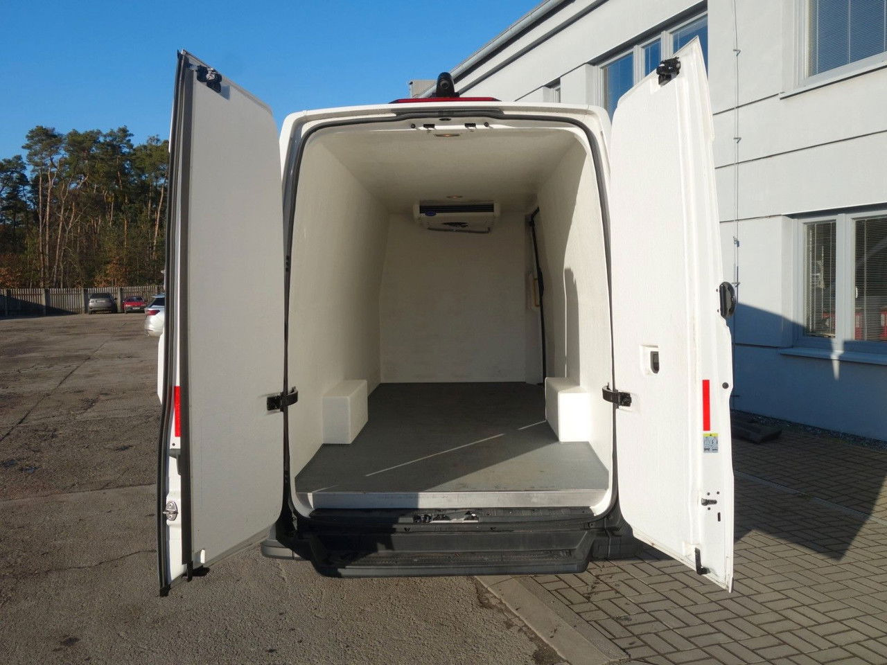 Volkswagen Crafter 2,0TDI Kühlkasten 35 Lang plus Hoch - Furgoneta frigorifica: foto 5 Volkswagen Crafter 2,0TDI Kühlkasten 35 Lang plus Hoch - Furgoneta frigorifica: foto 5