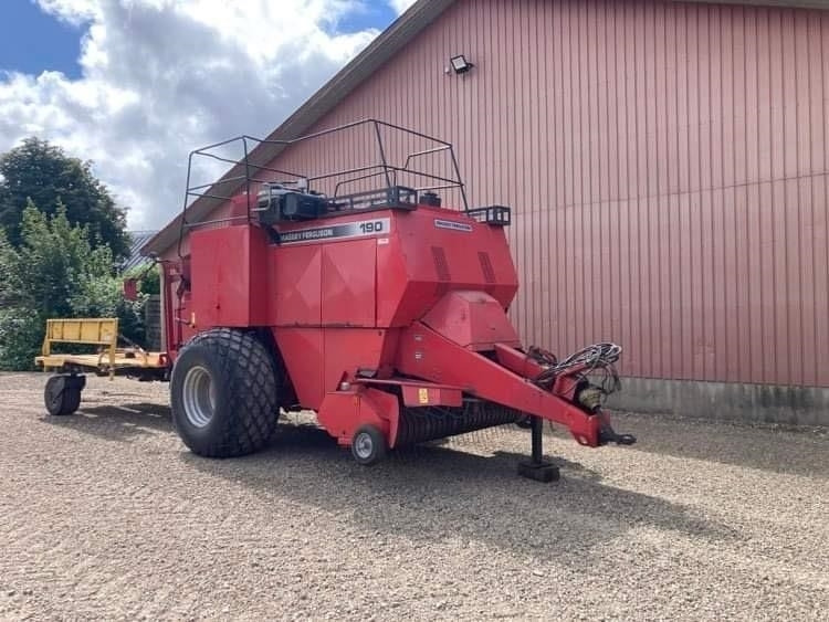 Massey Ferguson LB190 Fieldstar *** m. parkland ballevogn *** - Empacadora de pacas cuadradas: foto 2 Massey Ferguson LB190 Fieldstar *** m. parkland ballevogn *** - Empacadora de pacas cuadradas: foto 2