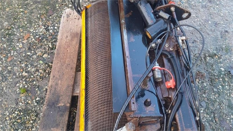 New Holland corncracker til FR - Maquinaria de henificación: foto 3 New Holland corncracker til FR - Maquinaria de henificación: foto 3