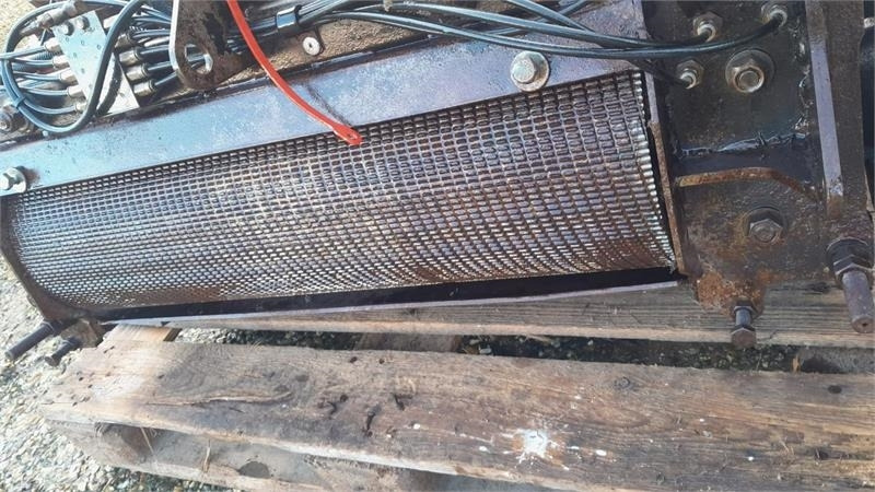 New Holland corncracker til FR - Maquinaria de henificación: foto 4 New Holland corncracker til FR - Maquinaria de henificación: foto 4