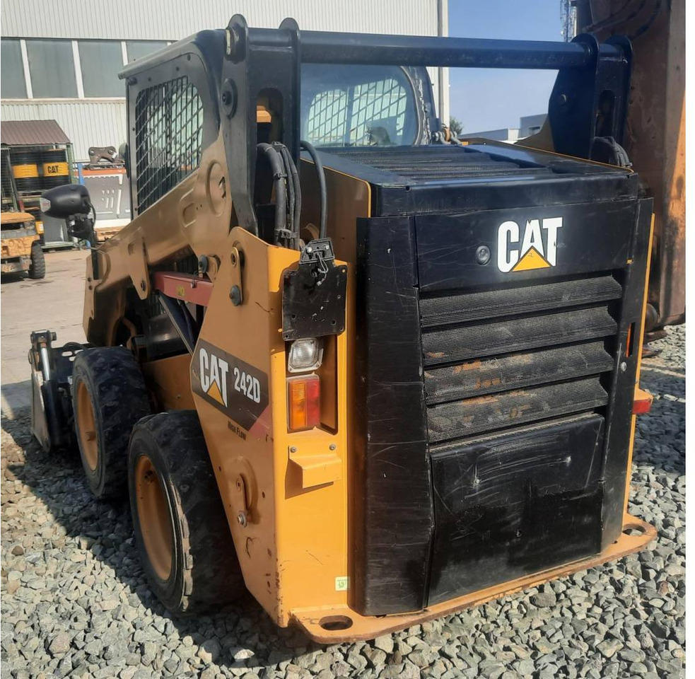 CAT 242D - Minicargadora: foto 4 CAT 242D - Minicargadora: foto 4
