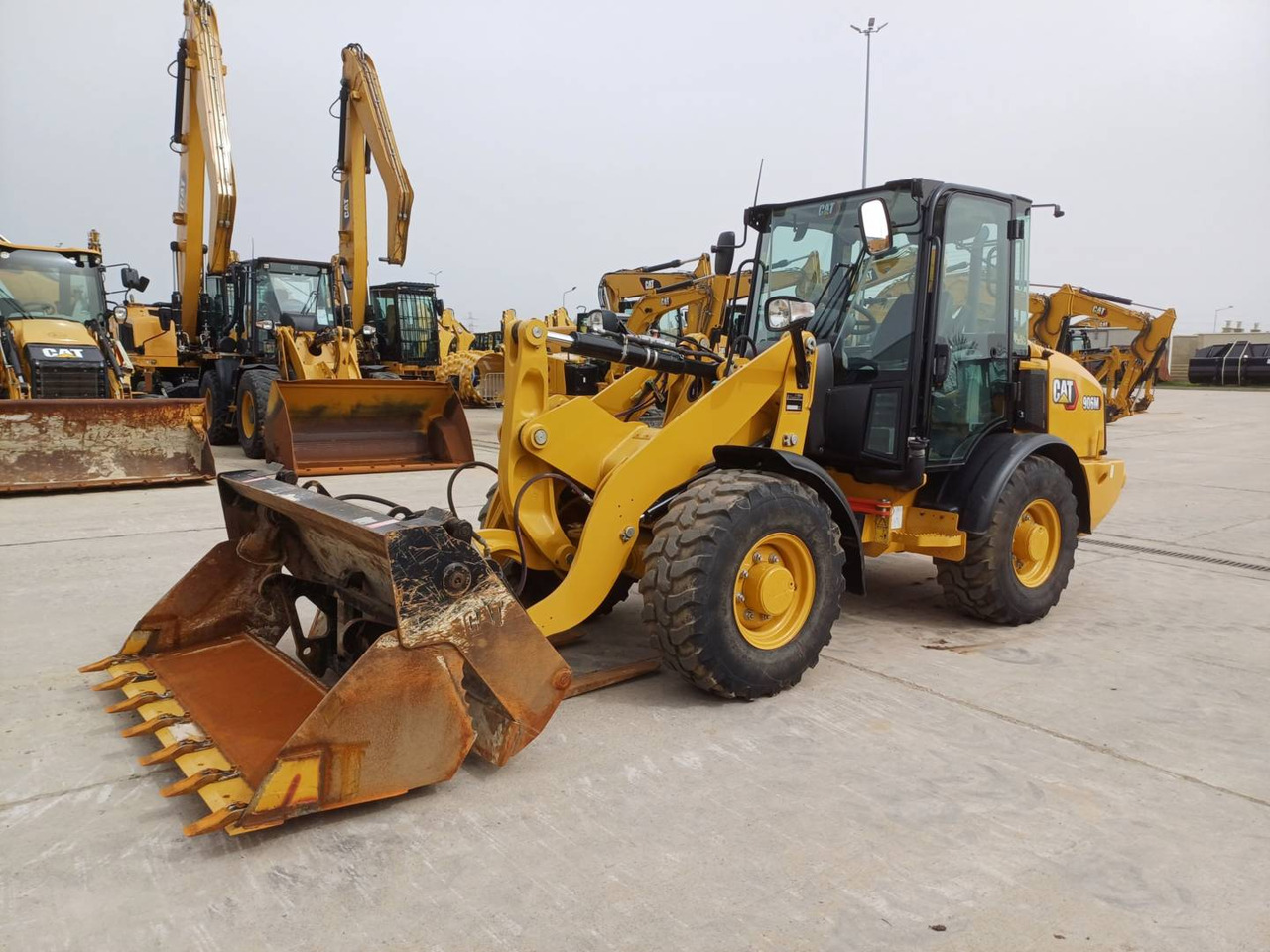 CAT 906M - Cargadora de ruedas: foto 1 CAT 906M - Cargadora de ruedas: foto 1