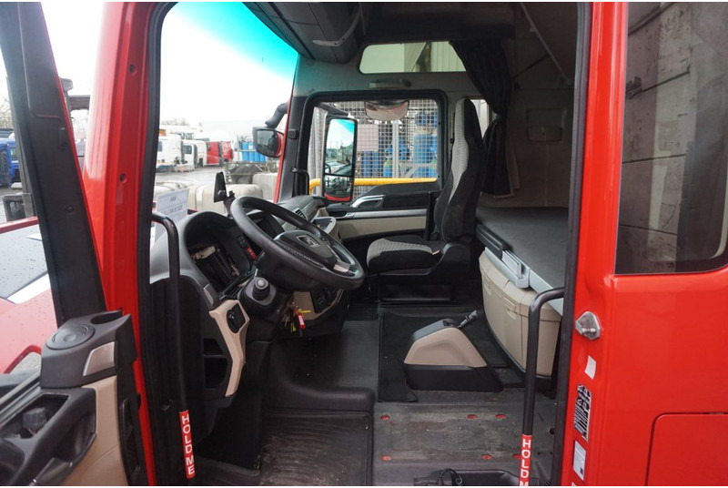 MAN F99L41 TGX XXL EURO6 81.60000-7925 - Cabina e interior para Camión: foto 5 MAN F99L41 TGX XXL EURO6 81.60000-7925 - Cabina e interior para Camión: foto 5