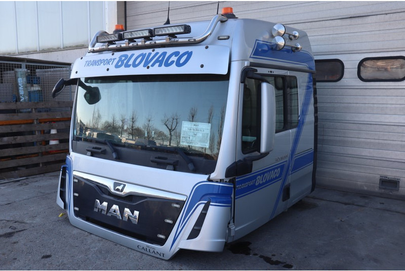 MAN F99L47 TGX XLX 81.60000-7919 - Cabina e interior para Camión: foto 3 MAN F99L47 TGX XLX 81.60000-7919 - Cabina e interior para Camión: foto 3