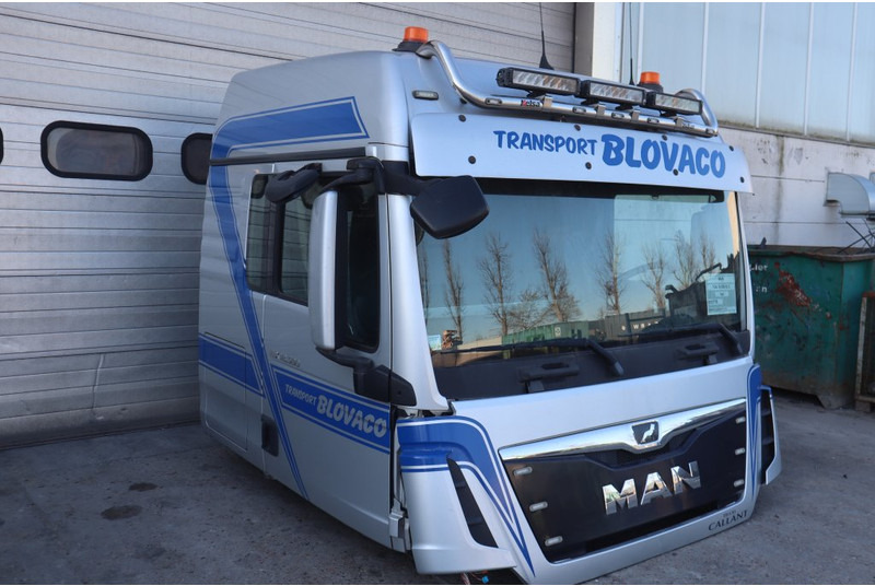 MAN F99L47 TGX XLX 81.60000-7919 - Cabina e interior para Camión: foto 2 MAN F99L47 TGX XLX 81.60000-7919 - Cabina e interior para Camión: foto 2