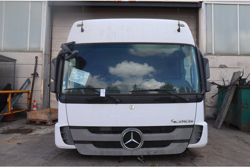 Mercedes-Benz ACTROS F04 MP3 - Cabina e interior para Camión: foto 1 Mercedes-Benz ACTROS F04 MP3 - Cabina e interior para Camión: foto 1