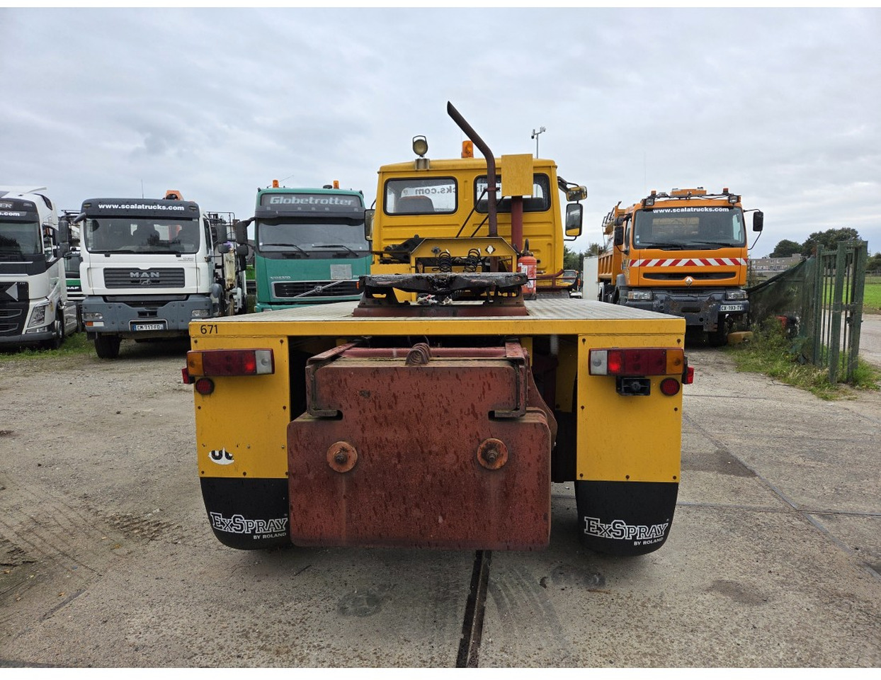 RENAULT M170 4x4 TRACTOR UNIT FULL SPRING SUSPENSION VERY LOW MILEAGE - Cabeza tractora: foto 5 RENAULT M170 4x4 TRACTOR UNIT FULL SPRING SUSPENSION VERY LOW MILEAGE - Cabeza tractora: foto 5