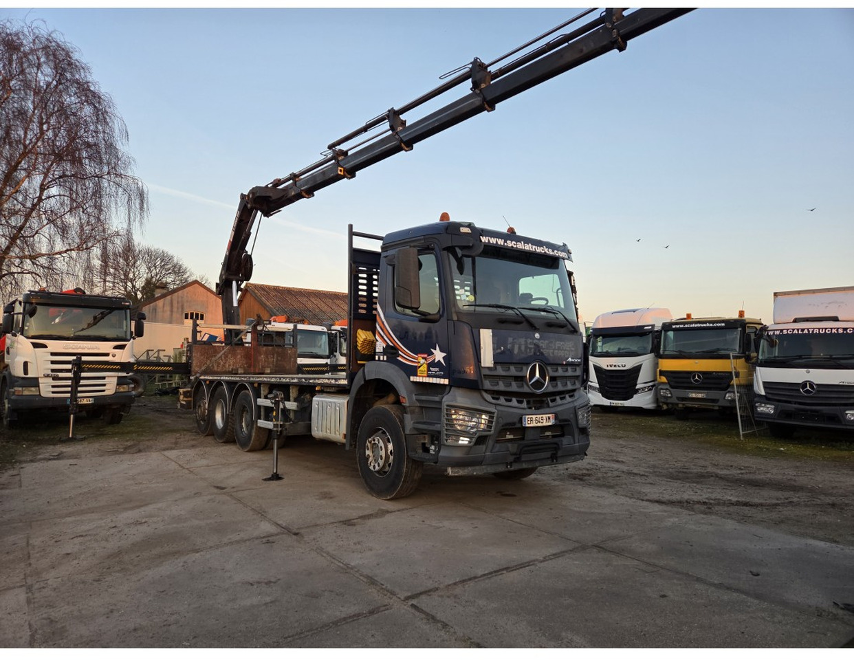 Mercedes Arocs 3240 8x4 Open Truck Crane HIAB X-HIDUO 258 E-7 7 extensions - Camión caja abierta, Camión grúa: foto 3 Mercedes Arocs 3240 8x4 Open Truck Crane HIAB X-HIDUO 258 E-7 7 extensions - Camión caja abierta, Camión grúa: foto 3