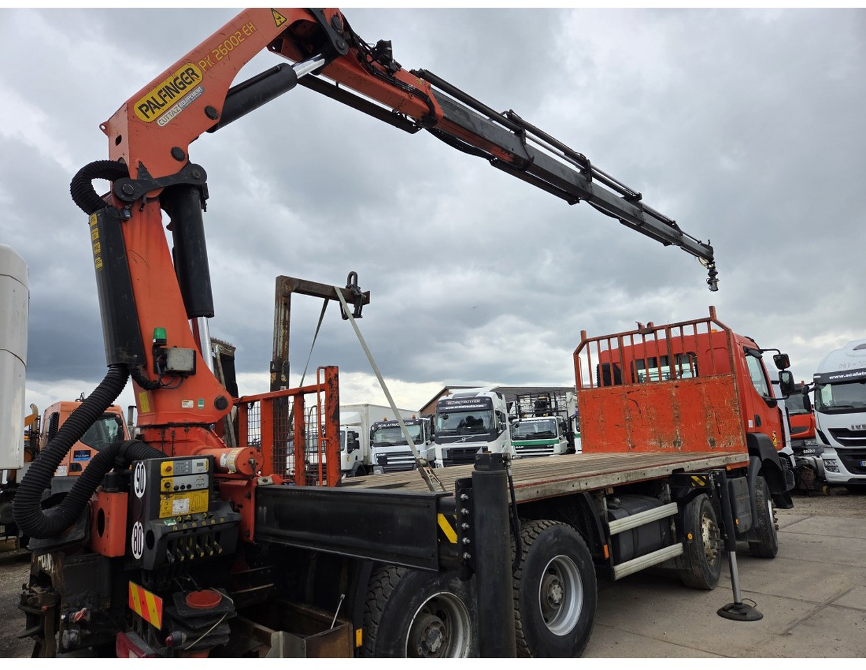 Renault Kerax 430 8X4 Flatbed Crane Palfinger PK26002EH 26 ton 5 Extensions *Retarder - Camión caja abierta, Camión grúa: foto 2 Renault Kerax 430 8X4 Flatbed Crane Palfinger PK26002EH 26 ton 5 Extensions *Retarder - Camión caja abierta, Camión grúa: foto 2
