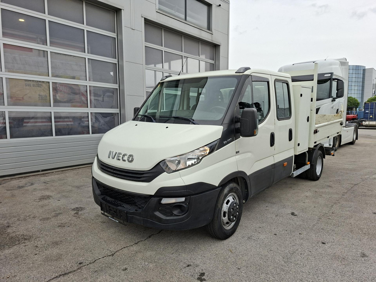 IVECO Daily 35C12D - Furgoneta basculante, Furgoneta combi: foto 1 IVECO Daily 35C12D - Furgoneta basculante, Furgoneta combi: foto 1