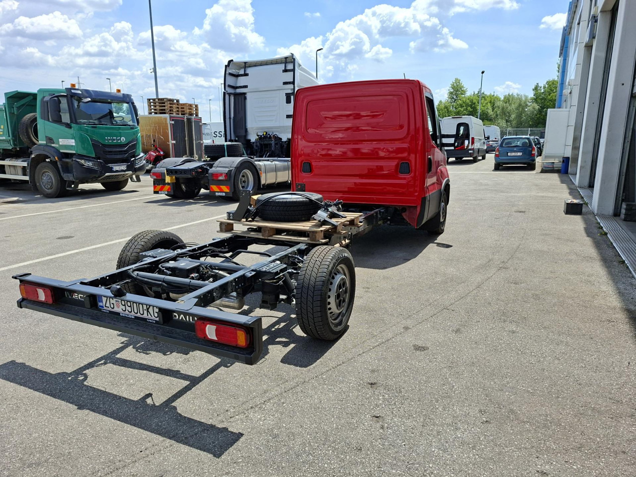 IVECO Daily 35C21HA8/P - Camión chasis: foto 3 IVECO Daily 35C21HA8/P - Camión chasis: foto 3