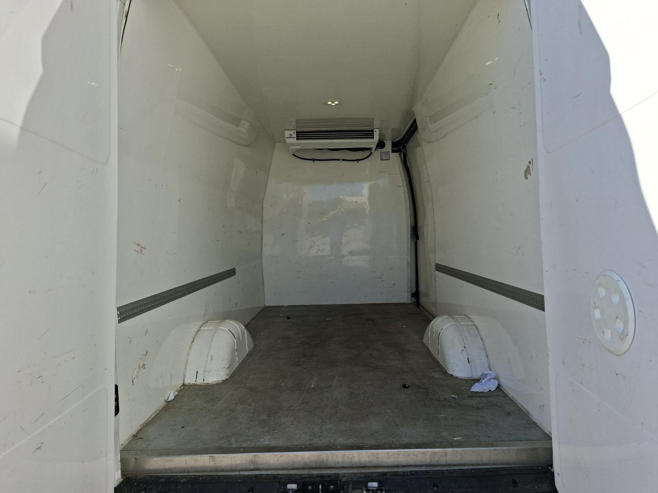 IVECO Daily 35S14V - Furgoneta frigorifica: foto 5 IVECO Daily 35S14V - Furgoneta frigorifica: foto 5