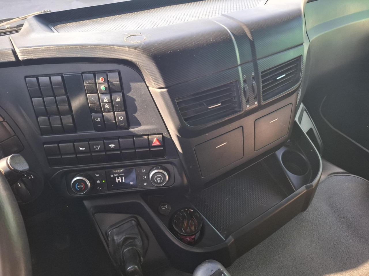 IVECO Trakker AD410T50 - Camión volquete: foto 3 IVECO Trakker AD410T50 - Camión volquete: foto 3