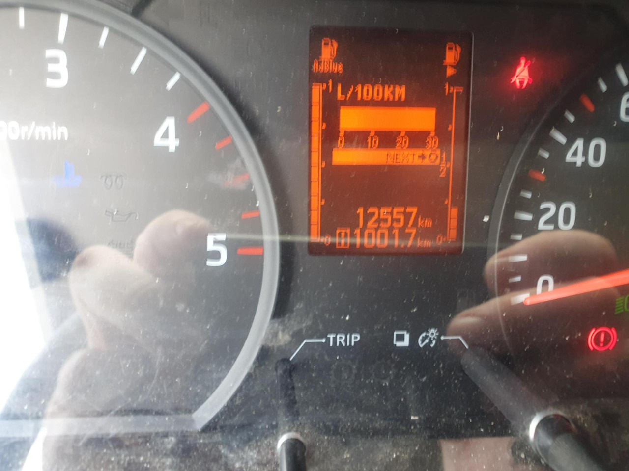 Camión con plataforma elevadora NISSAN Cabstar NT400: foto 8 Camión con plataforma elevadora NISSAN Cabstar NT400: foto 8