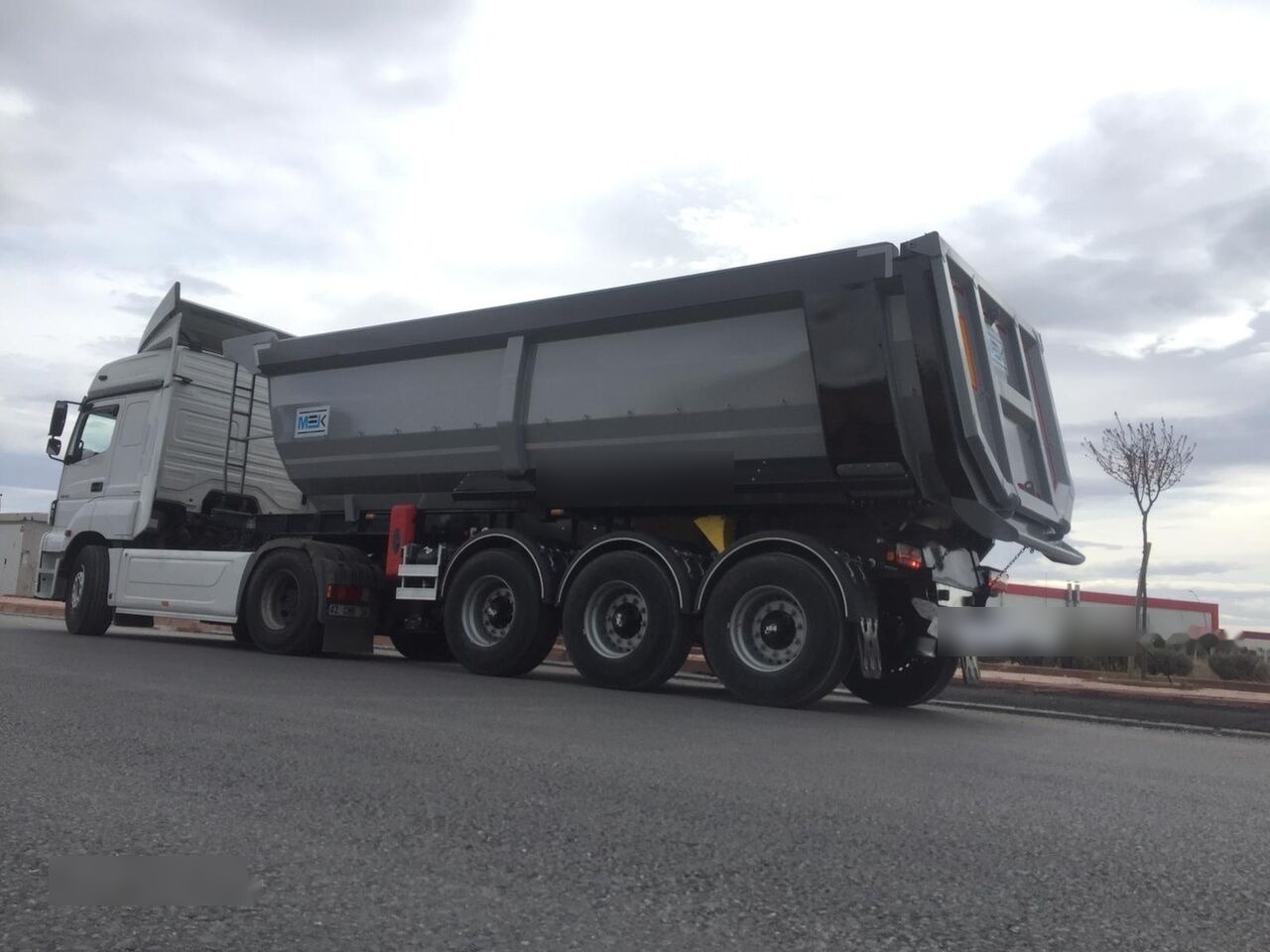 Scorpion Trailer SCORPION TRAILER NEW 3 AXLE TIPPER SEMI TRAILER (MANUFACTURER COMPANY) - Semirremolque volquete: foto 1 Scorpion Trailer SCORPION TRAILER NEW 3 AXLE TIPPER SEMI TRAILER (MANUFACTURER COMPANY) - Semirremolque volquete: foto 1
