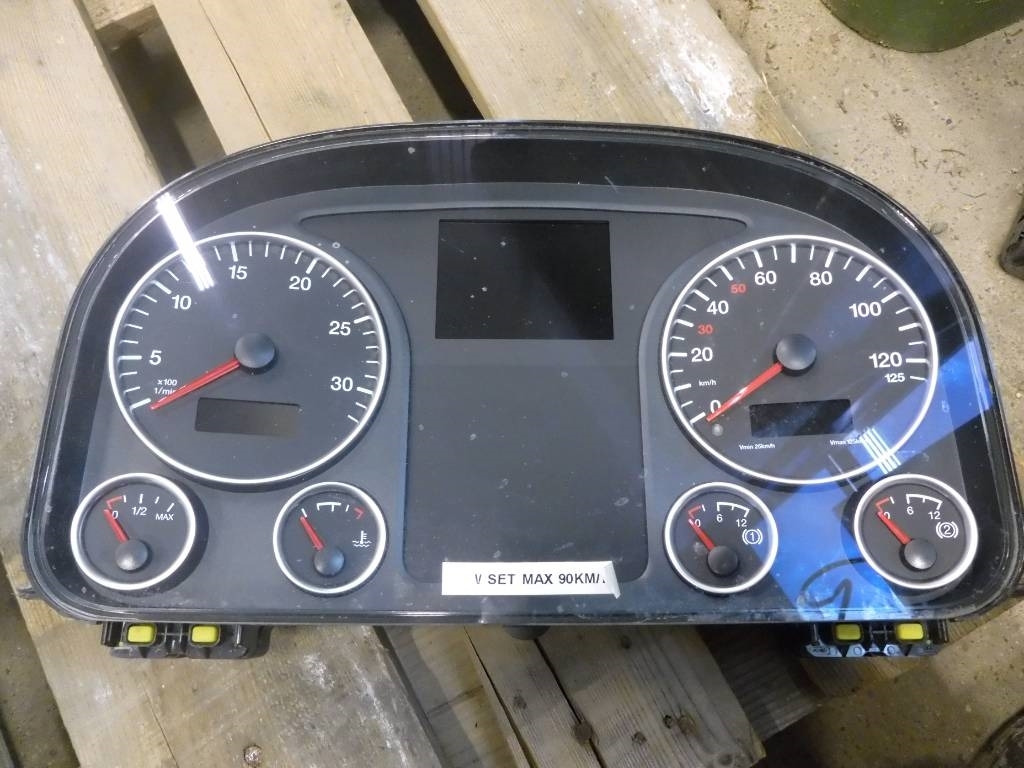 MAN TGS mätarhus, 81272026288 - Sistema eléctrico para Camión: foto 1 MAN TGS mätarhus, 81272026288 - Sistema eléctrico para Camión: foto 1