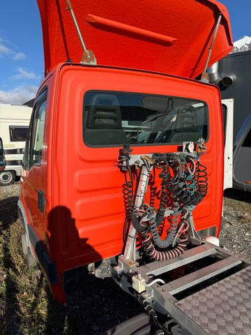 Iveco 50C18 Daily 4x2, E4, ONLY 79600km - Cabeza tractora: foto 3 Iveco 50C18 Daily 4x2, E4, ONLY 79600km - Cabeza tractora: foto 3