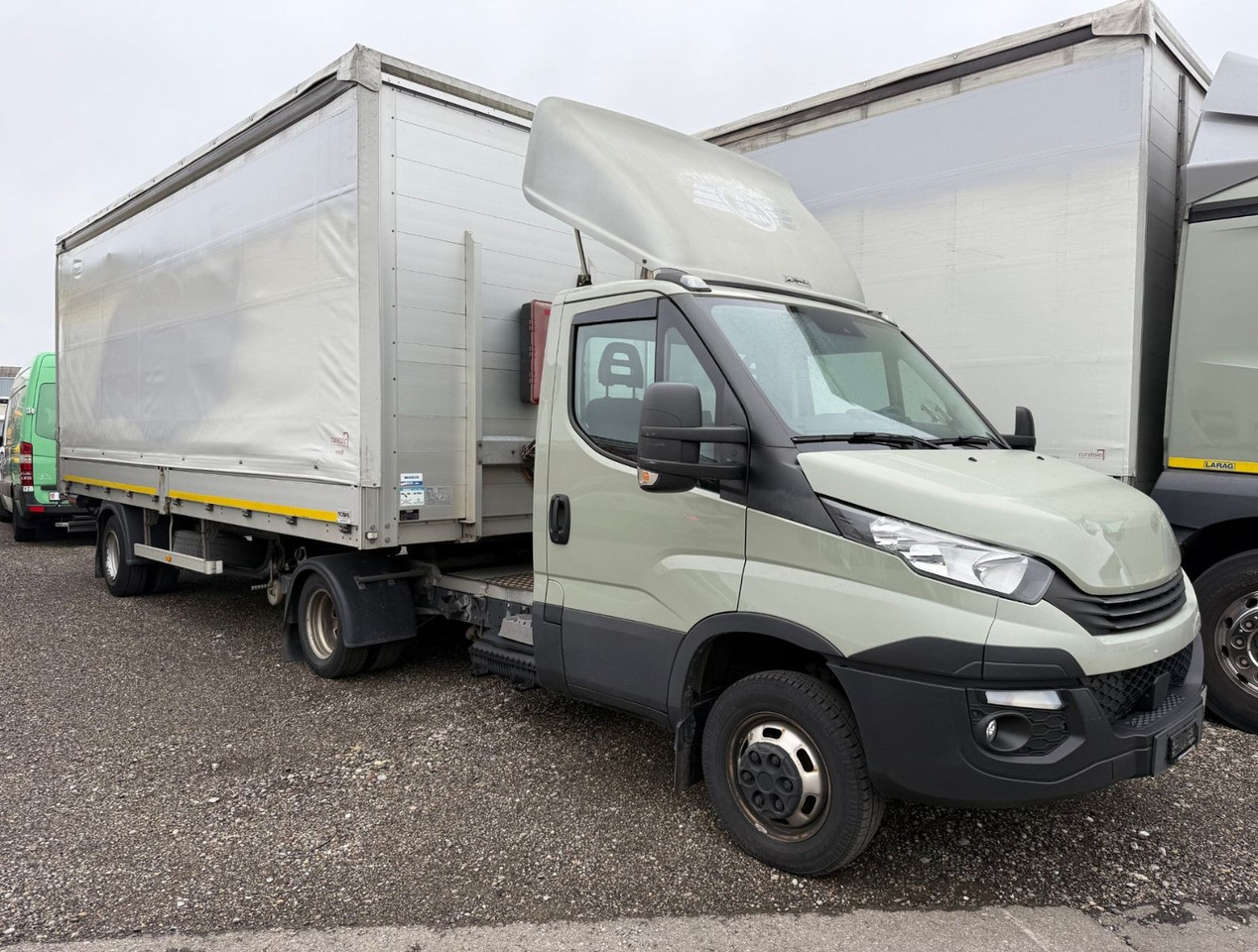 Iveco 50C18T Daily 4x2,E6,mit Auflieger Mobas 7.5 Lade - Cabeza tractora: foto 1 Iveco 50C18T Daily 4x2,E6,mit Auflieger Mobas 7.5 Lade - Cabeza tractora: foto 1