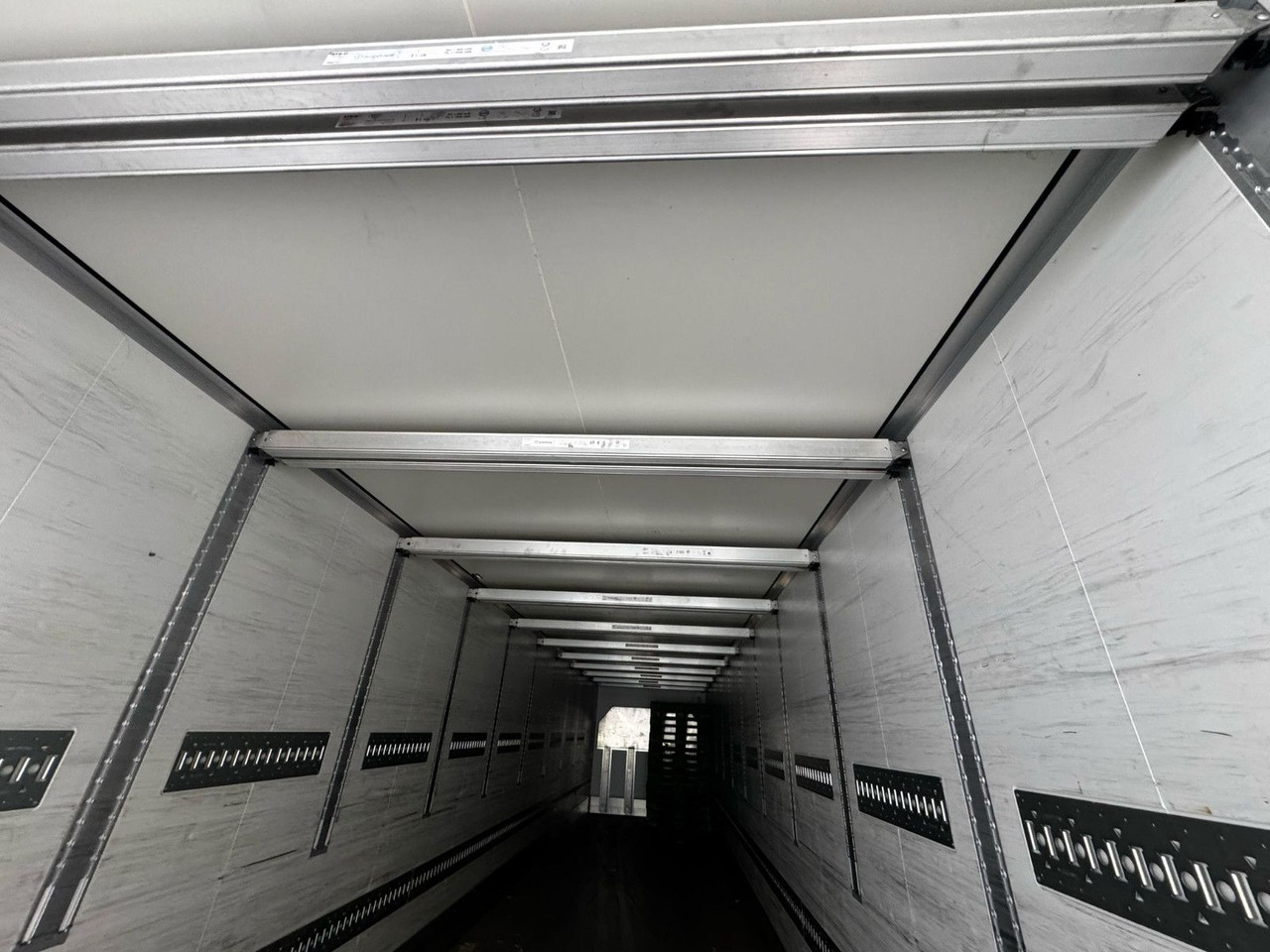 Krone SZ, Doppelstock, isoliert, Duoplex steel - Semirremolque caja cerrada: foto 4 Krone SZ, Doppelstock, isoliert, Duoplex steel - Semirremolque caja cerrada: foto 4