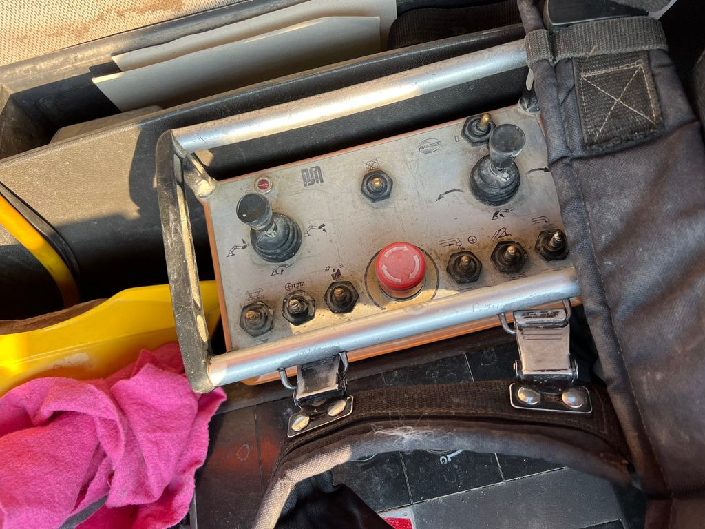 Bomba de hormigón Mercedes-Benz 3234B 8x4, E1, PUMI, Putzmeister 21m: foto 17