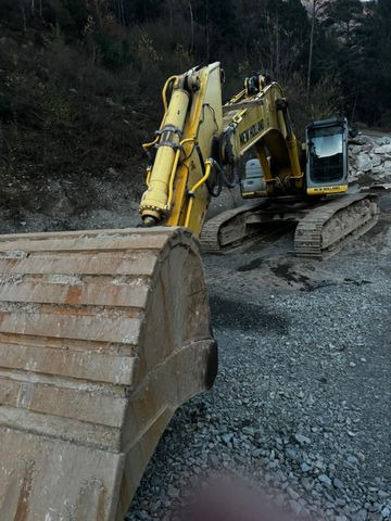 New Holland E485B, 2009year, 50ton New Holland E485B, 2009year, 50ton - Excavadora de cadenas: foto 1 New Holland E485B, 2009year, 50ton New Holland E485B, 2009year, 50ton - Excavadora de cadenas: foto 1