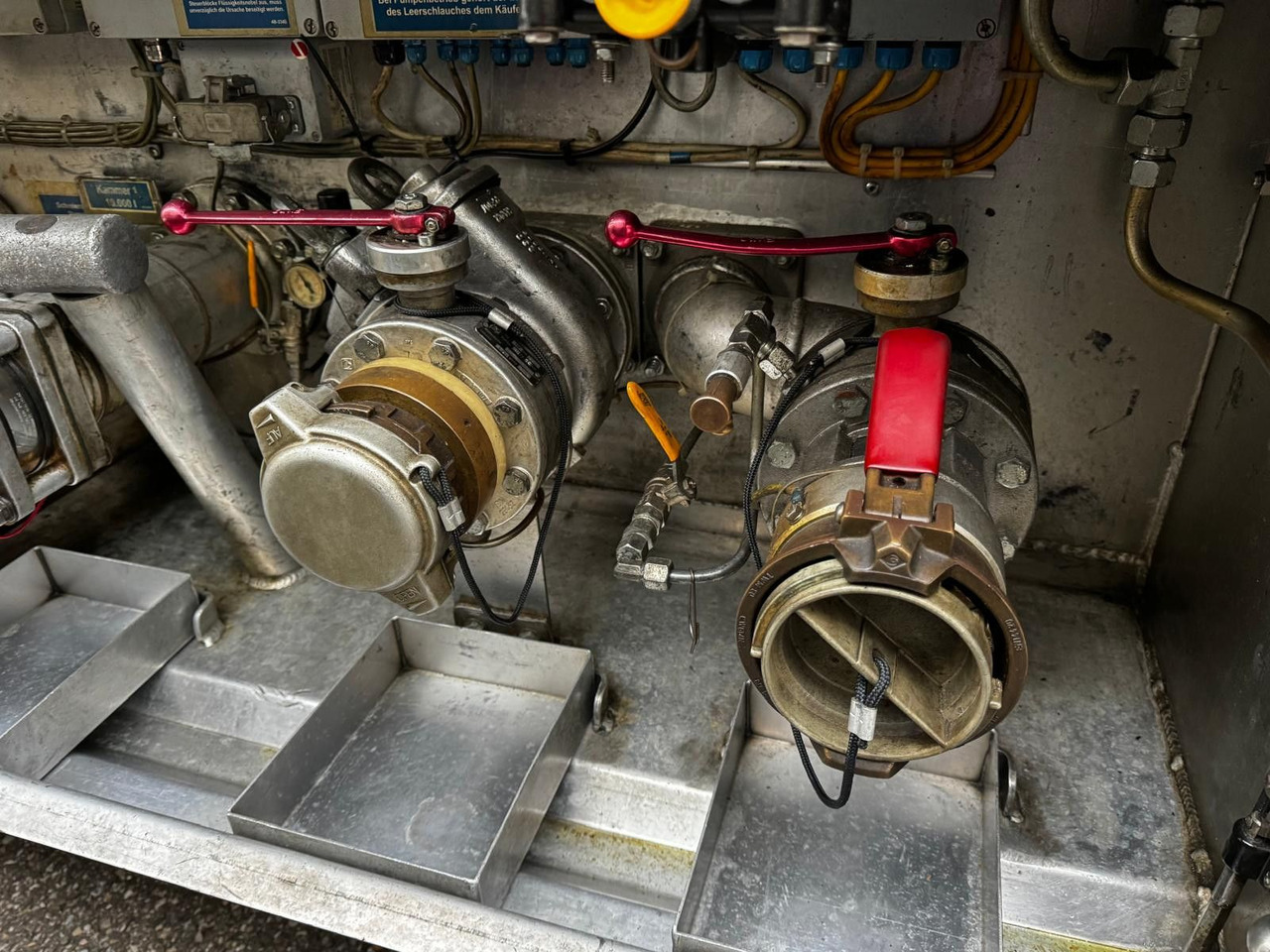 Semirremolque cisterna Schrader ADR, Treibstoff Diesel/Benzin, 4 Kammern, Sening Schrader ADR, Treibstoff Diesel/Benzin, 4 Kammern, Sening: foto 18