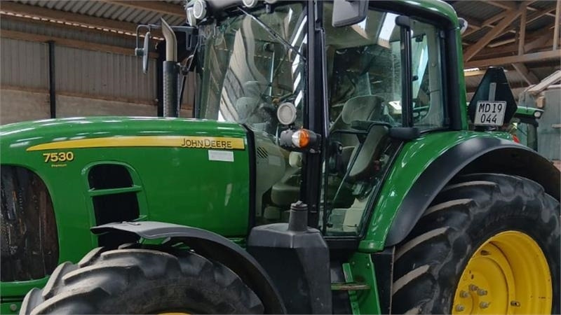 John Deere 7530 - Tractor: foto 1 John Deere 7530 - Tractor: foto 1