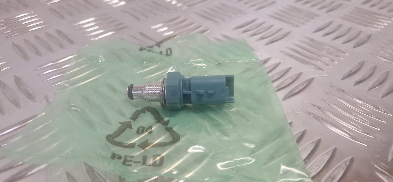 Delphi CR Temperature Sensor - Motor y piezas para Maquinaria de construcción: foto 3 Delphi CR Temperature Sensor - Motor y piezas para Maquinaria de construcción: foto 3