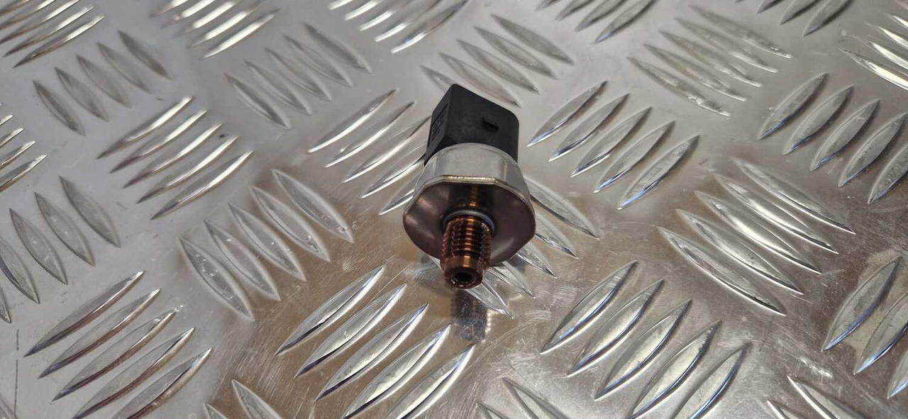 Delphi High Pressure Sensor Common Rail – 28389851-12B1 - Motor y piezas para Maquinaria de construcción: foto 4 Delphi High Pressure Sensor Common Rail – 28389851-12B1 - Motor y piezas para Maquinaria de construcción: foto 4