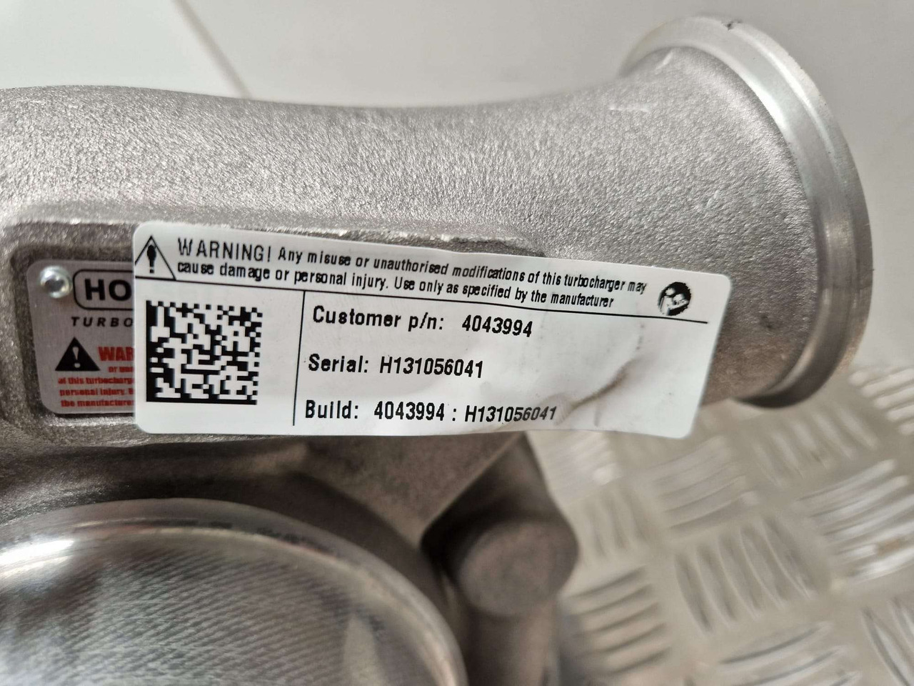 Iveco Generator Turbocharger Holset 4043994 - Motor y piezas para Maquinaria de construcción: foto 4 Iveco Generator Turbocharger Holset 4043994 - Motor y piezas para Maquinaria de construcción: foto 4