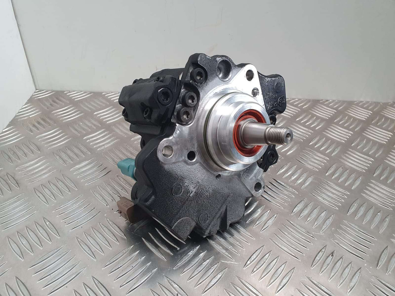 JCB Injection Pump 320/06825 Delphi 28313000 injection pump - Motor y piezas para Maquinaria de construcción: foto 2 JCB Injection Pump 320/06825 Delphi 28313000 injection pump - Motor y piezas para Maquinaria de construcción: foto 2