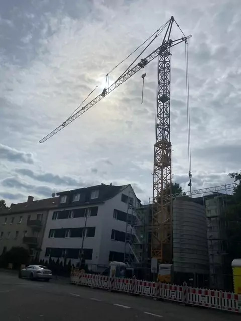 2015 Liebherr 81K - Grúa automontante: foto 1 2015 Liebherr 81K - Grúa automontante: foto 1